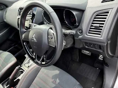 MITSUBISHI RVR