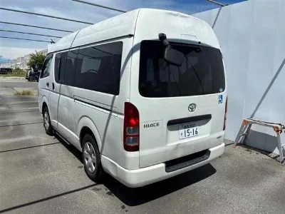 TOYOTA HIACE VAN