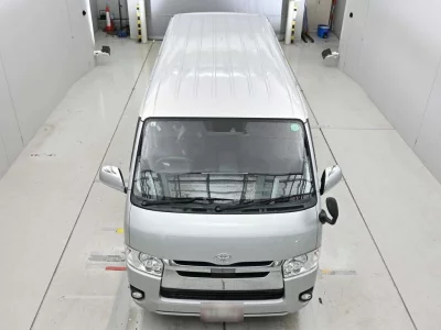 TOYOTA REGIUS VAN