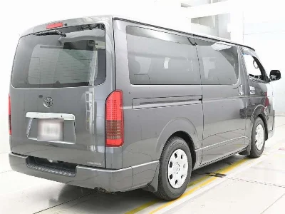 TOYOTA REGIUS VAN