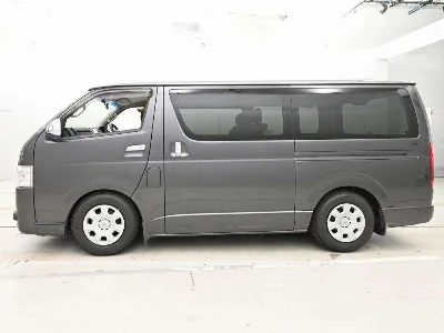 TOYOTA REGIUS VAN