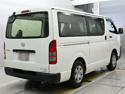 TOYOTA HIACE VAN