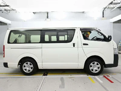 TOYOTA HIACE VAN