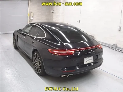 PORSCHE PANAMERA