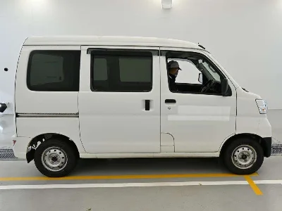 TOYOTA PIXIS VAN