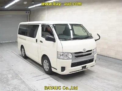 TOYOTA REGIUS VAN