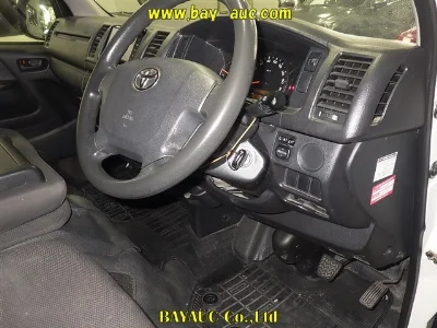 TOYOTA REGIUS VAN