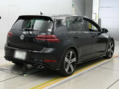 VOLKSWAGEN GOLF R