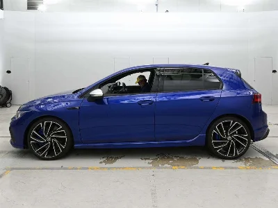 VOLKSWAGEN GOLF R