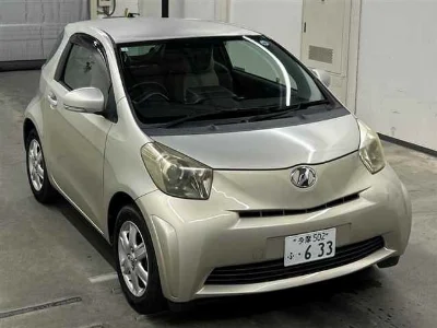 Toyota iQ