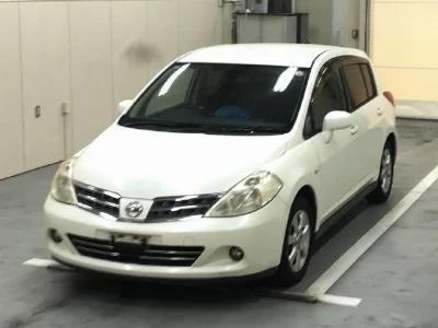 NISSAN TIIDA
