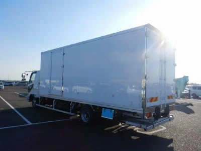MITSUBISHI FUSO FIGHTER