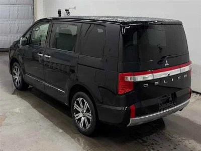 MITSUBISHI DELICA D5