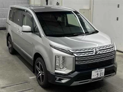 MITSUBISHI DELICA D5