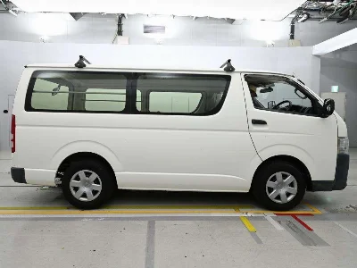 TOYOTA HIACE VAN