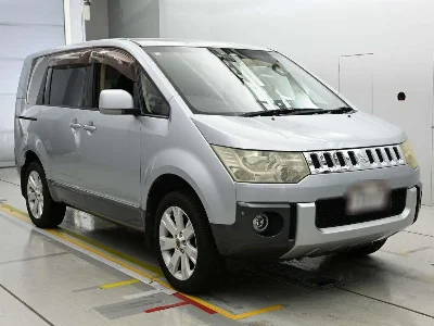 MITSUBISHI DELICA D5