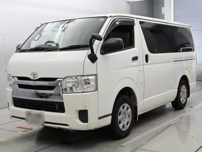 TOYOTA REGIUS VAN