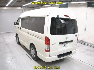 TOYOTA HIACE VAN