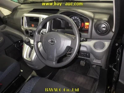 NISSAN NV200