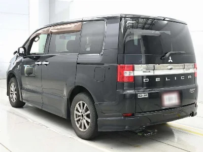 MITSUBISHI DELICA D5
