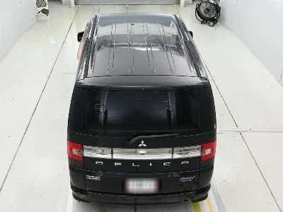 MITSUBISHI DELICA D5