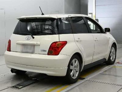 TOYOTA IST