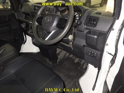 TOYOTA PIXIS VAN