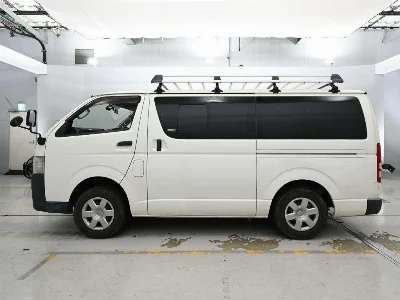 TOYOTA REGIUS VAN