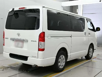 TOYOTA HIACE VAN