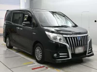 Цена авто Toyota Esquire с аукционов Японии, номер кузова ZWR80G, пробег 59 000, оценка 8
