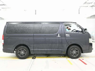 TOYOTA REGIUS VAN