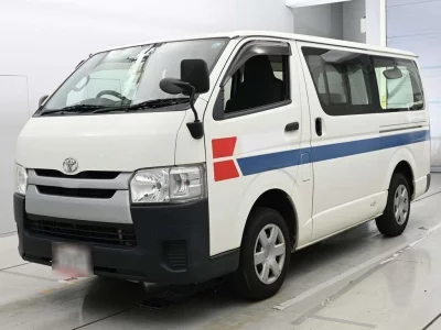 TOYOTA REGIUS VAN