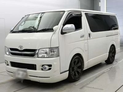 TOYOTA REGIUS VAN