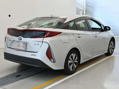 TOYOTA PRIUS PHV