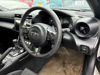 TOYOTA GR86