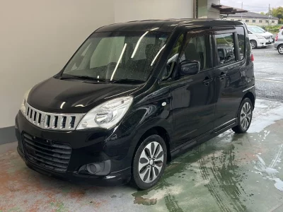 MITSUBISHI DELICA D2