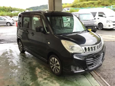 MITSUBISHI DELICA D2