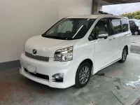 Цена авто Toyota Voxy с аукционов Японии, номер кузова ZRR70W, пробег 116 000, оценка 8