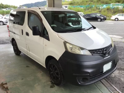 NISSAN NV200
