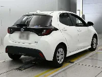 Цена авто Toyota Yaris с аукционов Японии, номер кузова MXPH10, пробег 54 000, оценка 8