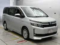 Цена авто Toyota Voxy с аукционов Японии, номер кузова ZWR80G, пробег 100 000, оценка 8