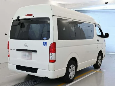 TOYOTA REGIUS VAN