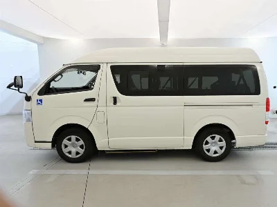 TOYOTA REGIUS VAN