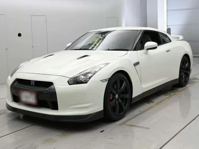 NISSAN GT-R