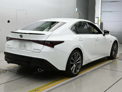 LEXUS IS