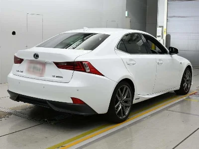 LEXUS IS