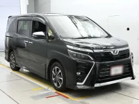 Цена авто Toyota Voxy с аукционов Японии, номер кузова ZRR80W, пробег 90 000, оценка 3