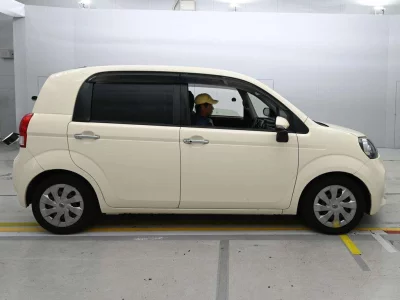 TOYOTA PORTE