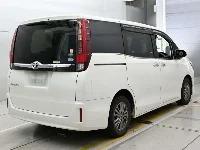 Цена авто Toyota Esquire с аукционов Японии, номер кузова ZRR80G, пробег 126 000, оценка 8