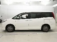 Цена авто Toyota Esquire с аукционов Японии, номер кузова ZRR80G, пробег 126 000, оценка 8
